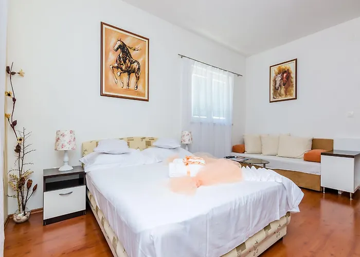 Aura - Comfort 4 With Shared Swimming Pool 杜布罗夫尼克