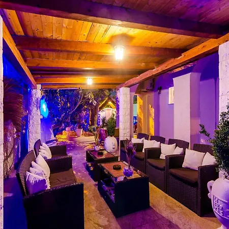 아파트 Aura - Comfort 4 With Shared Swimming Pool