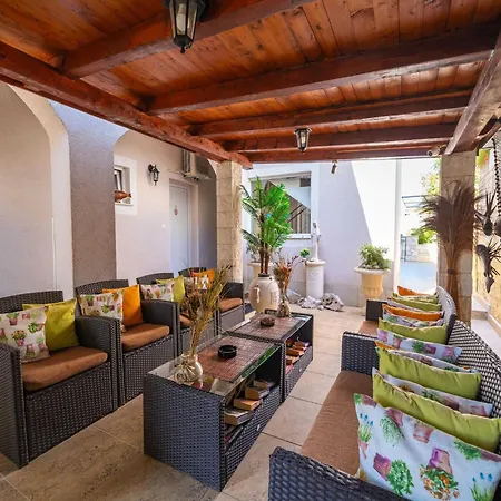 Aura - Comfort 4 With Shared Swimming Pool 아파트 두브로브니크