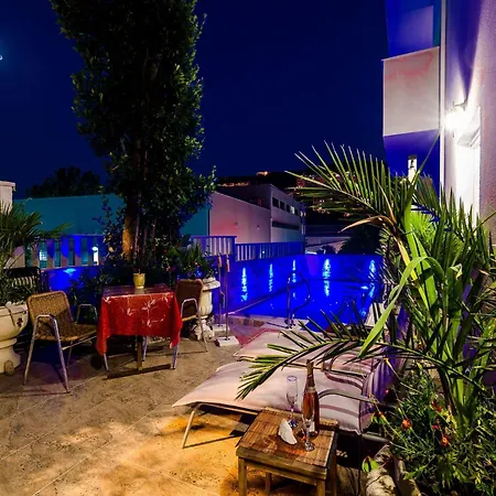 Aura - Comfort 4 With Shared Swimming Pool * 두브로브니크