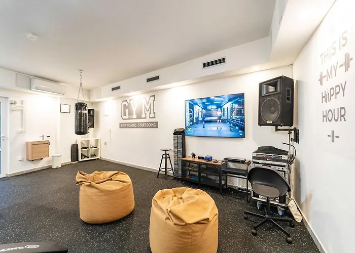 Aura - Comfort 4 With Shared Swimming Pool