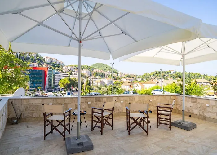 Aura - Comfort 4 With Shared Swimming Pool