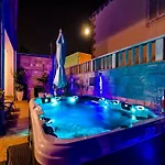 Aura - Comfort 4 With Shared Swimming Pool شقة *