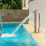 شقة Aura - Comfort 4 With Shared Swimming Pool *