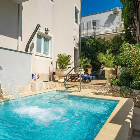 Aura - Comfort 4 With Shared Swimming Pool Dubrownik