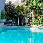 Aura - Comfort 4 With Shared Swimming Pool